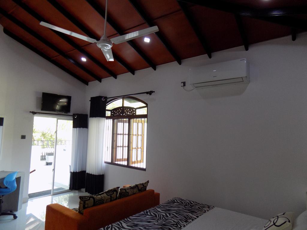 Prosperity Villa Negombo Esterno foto