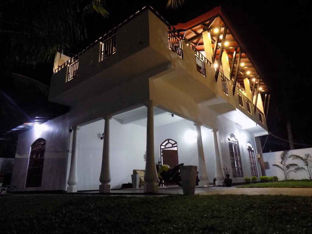 Prosperity Villa Negombo Esterno foto